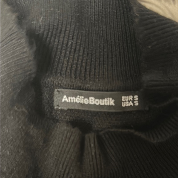 Amelie Boutique Black Fitted Women's Turtleneck Sweater - Picture 2 of 2